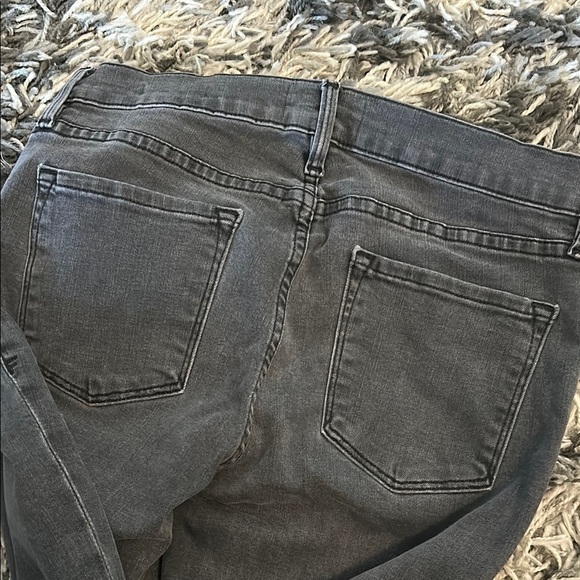 Frame Denim Gray Skinny Jeans with Sleek Fit - Picture 5 of 8